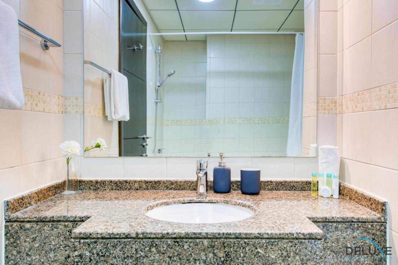 Overlooking Marina Canal 1Br Close To Mall, Promenade & Beach, Bay Central 1, Dubai Marina By Deluxe Holiday Homes Экстерьер фото